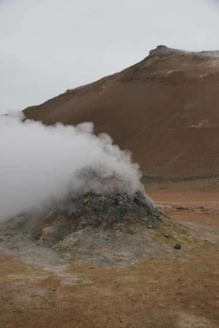Namafjall_018_06282007 - Steam vent blowing off steam at Námaskarð between Mývatn and Jökulsárgljúfur