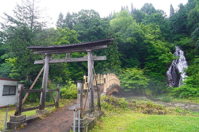 Nanataki_029_07102023 - The bridge going over the Arakawa Stream to access the bottom of the Nanataki Waterfall