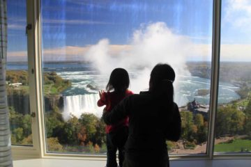 Niagara Falls: Which Side is Better? - World of Waterfalls