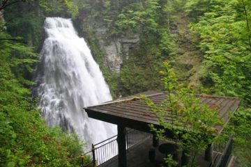 The Bandokoro Waterfall is one of three notable waterfalls in the Norikura Kogen within reach as a day trip out of Matsumoto.  Julie and I remembered...