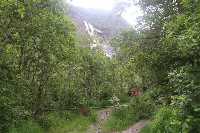 Oddadalen_082_06232019 - The barricade preventing any vehicular access onto this old road leading up towards Tjørnadalsfossen