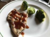 Old_Faithful_Inn_Dining_Room_004_iPhone_08112017 - Tahia's paltry grilled chicken with some broccoli that we shared with her