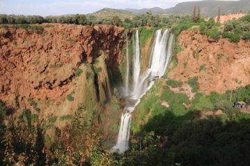 Cascades d'Ouzoud (or Ouzoud Falls) was really the main waterfalling reason for us to even consider going to Morocco.  It's rare for us to experience a waterfall of this magnitude cutting through...