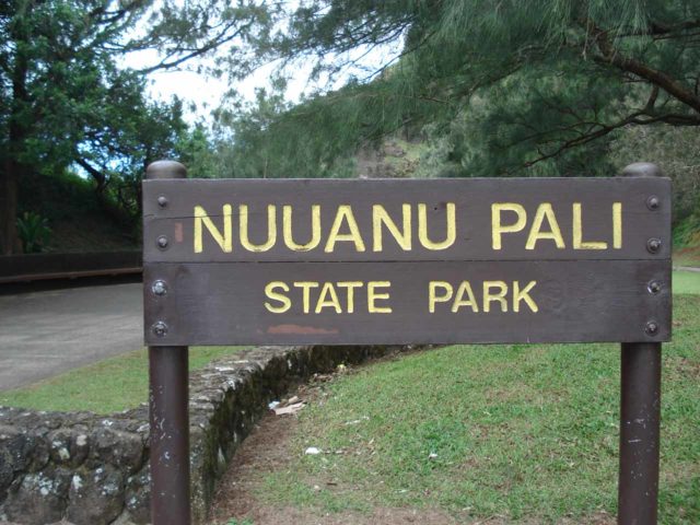 Pali_Lookout_010_jx_01182007 - The first time we visited Likeke Falls, we did a somewhat moderate hike from the Pali Lookout (more formally known as the Nu'uanu Pali State Park)