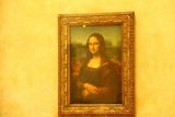 Paris_18_215_06142018 - The famous Mona Lisa painting at Le Louvre