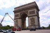 Paris_18_424_06152018 - Looking towards the L'Arc de Triomphe