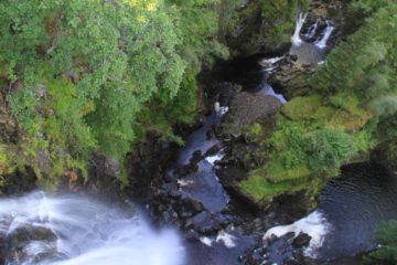 Plodda Falls (Eas Plodda in Gaelic) was a very tall 46m high waterfall that we did as a side excursion somewhat out of the way from the busy northern or western shores of Loch Ness...