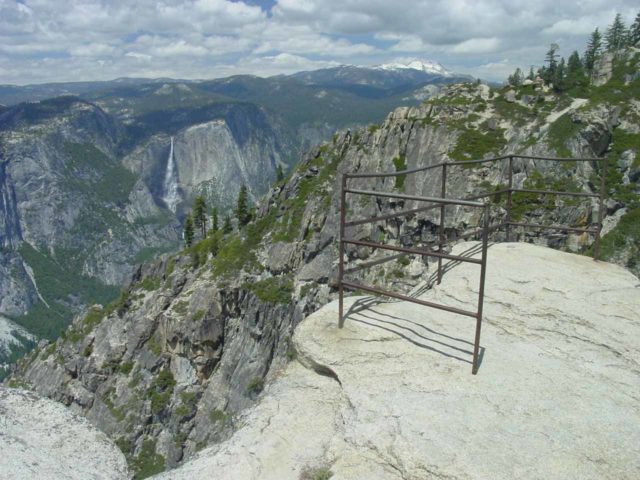 Pohono_Loop_063_05222004 - Yosemite Falls from the precipitous Taft Point
