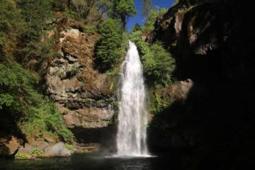 As you can see from the photo above, Potem Falls could have easily been its own major waterfall attraction complete with picnic area, parking lot, signs, and the like.  After all, it featured an...