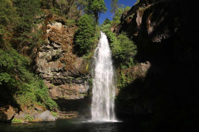 Potem_Falls_052_06202016 - Olhar largo através da piscina de mergulho na Potem Falls