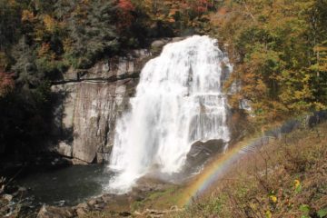 Rainbow Falls (the one we're talking about here is on the Horsepasture River) was true to its name as we happened to show up a little after high noon when it produced bright rainbows...