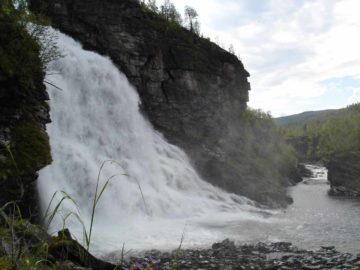 Rovijokfossen (I've also seen it spelled Rovvejokfossen and Ruvijokfossen) was the last waterfall we saw on our epic June-July 2005 trip to Norway.  Also, it could very well be the waterfall that...