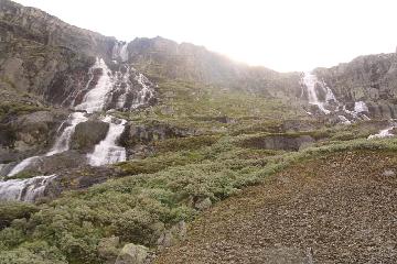The Sognefjell Waterfalls page is my waterfalling excuse to talk about the popular Sognefjellet National Tourist Route (Sognefjellsvegen) that cut right through the heart of Jotunheimen...