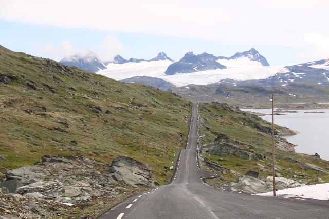 Rv55_552_07222019 - This was the signature view of the Sognefjellsvegen leading towards glaciers draping around the Smørstabbtindan peak