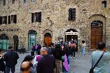 San_Gimignano_034_11202023 - Another look at the long line for the gelato shop in the main piazza of San Gimignano