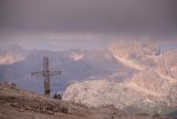 Sass_Pordoi_038_07172018 - Looking towards some kind of girder cross at the edge of the plateau atop Sass Pordoi, Italy