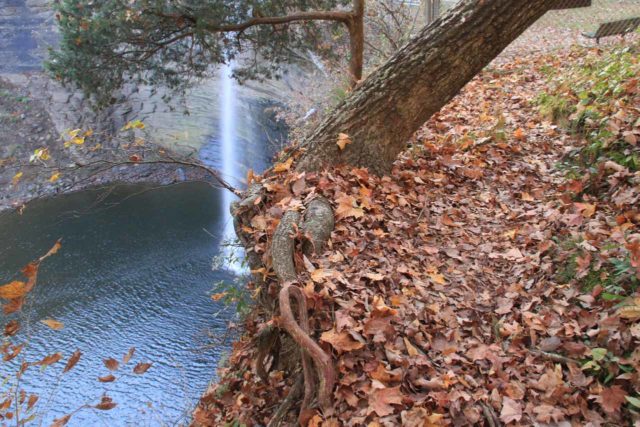 Seventy_Six_Falls_031_20121023 - Another attempt by me to convey the drop offs with the position of the falls