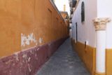 Sevilla_072_05252015 - A narrow alleyway that we weren't sure was the way to the Real Alcazar de Sevilla