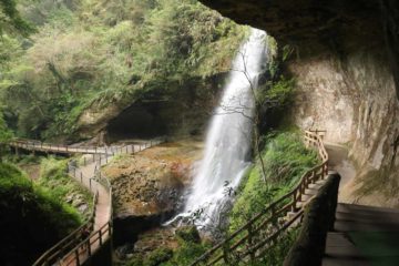 The Songlong Rock Waterfall was a waterfalling experience that had a lot going for it, especially since it was part of the Shanlinhsi Nature Park.  For starters, visiting this waterfall also meant...