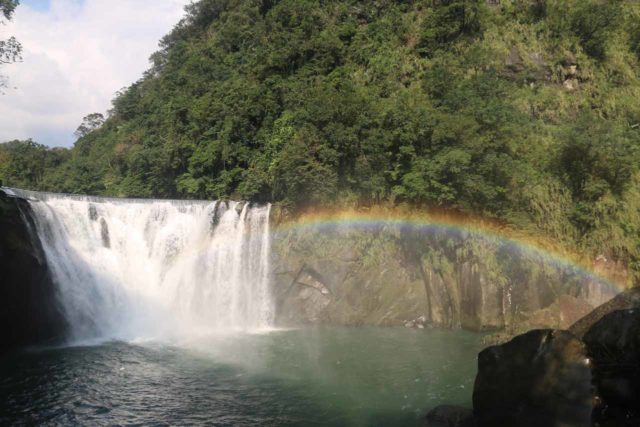 Shifen_Waterfall_163_11042016 - Shifen Waterfall and nearly a full arcing morning rainbow