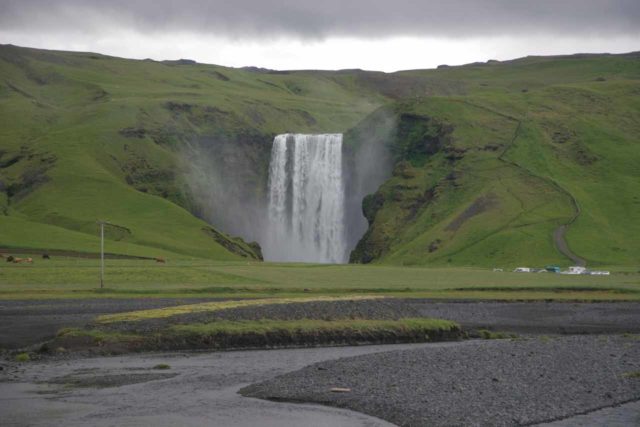 Skogafoss_063_07062007 - The major appeal of Skógafoss was its accessibility as this view was taken right from the Ring Road