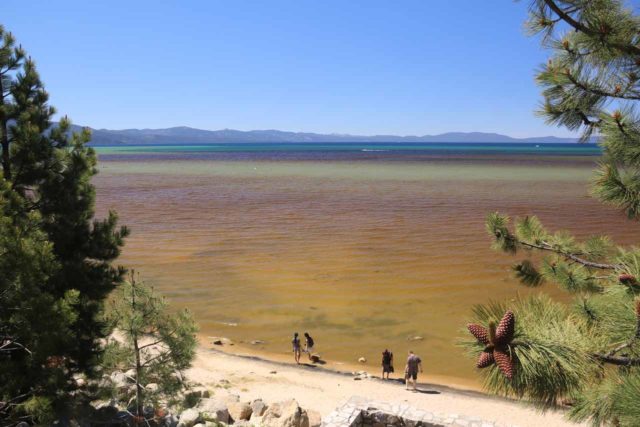 south_lake_tahoe_006_06232016 - it 25 minutters kørsel fra South Lake Tahoe til Cascade Falls Trailhead At Bay se Campingplads. Mens South Lake Tahoe havde byen, hasardspil og søen, var Cascade Falls en dejlig flugt