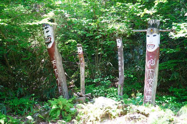 Ssangyesa_and_Buril_179_06182023 - I noticed these interesting totem poles fronting a clearing and campground on the way to the Buril Falls