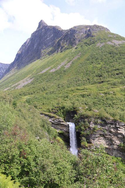 Storseterfossen_113_07182019 - Storsæterfossen backed by the Grinddalsnibba