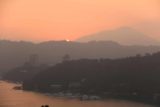 Sun_Moon_Lake_099_11012016 - Watching the sun set behind the Wenwu Temple and Sun Moon Lake
