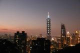 Taipei_319_11052016 - This was one of the last photos that I was able to take of the Taipei twilight scene without a tripod whilst near the top of Elephant Mountain (Xiangshan).  Any later and I couldn't hold still long enough to prevent the photos from being blurry