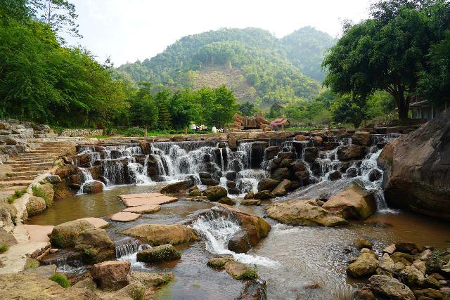 Thac_Dai_Yem_028_04162025 - The first waterfall in the Thac Dai Yem Waterfall Ecotourism Park