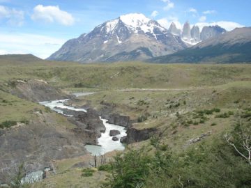 La Cascada del Rio Paine (or more accurately Cascada del Río Paine) is really more notable for its position before the scenic Paine Massif than it is as a waterfall...