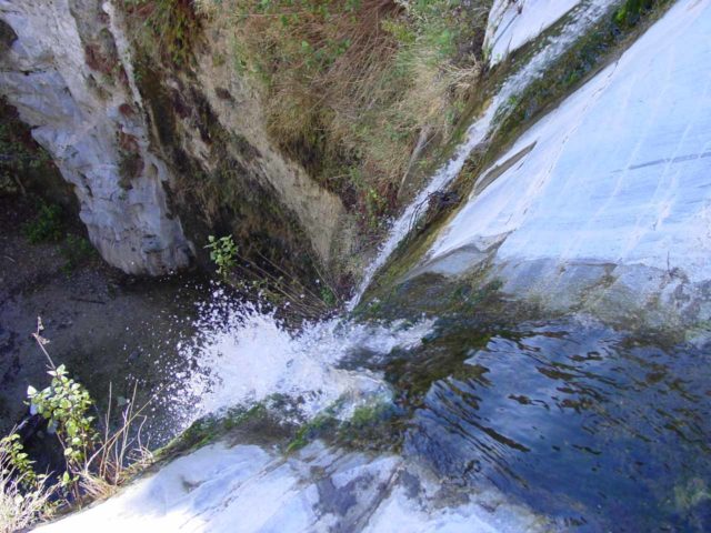 Trail_Canyon_Falls_007_12302002