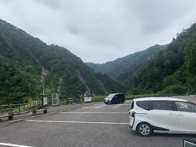 Ubagataki_001_iPhone_07052023 - Looking back across the car park for the Ubagataki Waterfall along the White Road