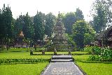 Ulun_Danu_Beratan_068_06192022 - Looking towards what looked like a chedi in the garden area fronting the Ulun Danu Beratan Temple