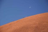 Uluru_079_06022006 - Closer look at people climbing Uluru
