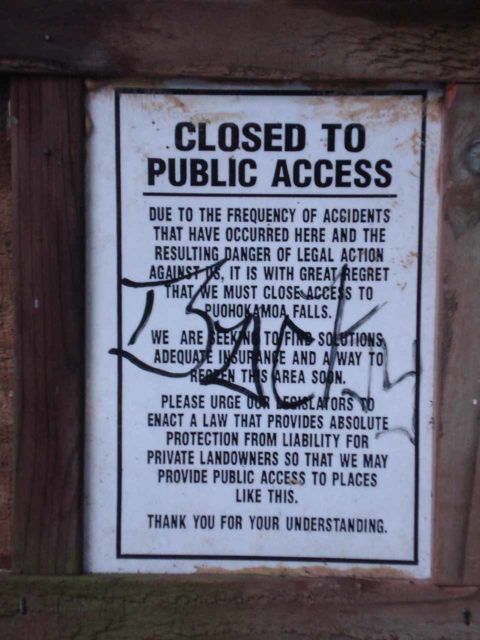 Sign at the former entrance to Upper Puohokamoa Falls
