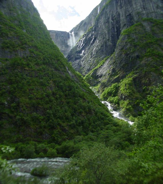 Vedalsfossen_009_cropped_06252005