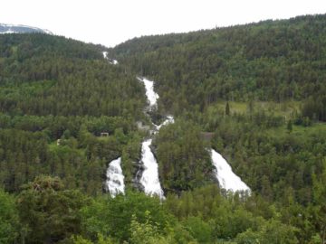 Vermafossen was our favorite of the waterfalls we encountered while driving through the valley Romsdalen.  That was no small feat considering that there were numerous waterfalls that we found...