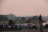 Victoria_BC_168_08022017 - Looking towards the red globe sun across the Victoria Harbour