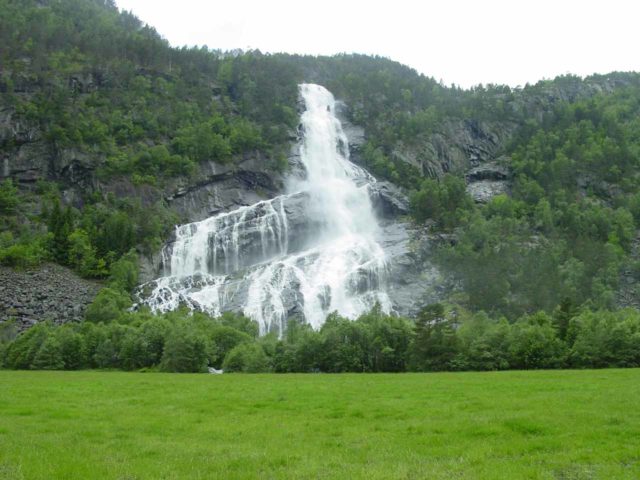 Vidfoss_001_06242005 - Just to the north of Låtefossen was Vidfoss, which was yet another of the beautiful waterfalls in Oddadalen