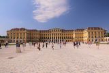 Vienna_524_07082018 - Getting closer to the entrance of the Schonbrunn Palace in Vienna