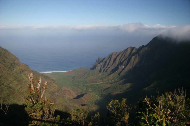 Waimea_113_12282006 - a proposito di 'segreto', Kalalau Valley è relativamente appartata di kaua'i, che può essere visto solo dal Waimea Canyon lato, un lungo Sentiero Kalalau zaino, o kayak in condizioni di calma'secret', Kalalau Valley was a relatively secluded spot of Kaua'i that can only be seen from the Waimea Canyon side, a long Kalalau Trail backpack, or kayak under calm conditions