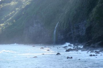 Waiulili Falls is the second of the ocean-bound waterfalls accessible via the sacred Waipi'o Valley (the other being Kaluahine Falls).  Unlike Hi'ilawe Falls and Kaluahine...