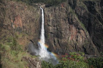Wallaman Falls was certainly the one waterfall that Julie and I were determined to see during our visit to Queensland in May 2008.  Our anticipation was largely based on the literature proclaiming...