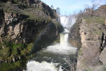 White River Falls (also known as Tygh Valley Falls) is a gorgeous and powerful multi-tiered waterfall within the rainshadowed Tygh Valley southeast of Mt Hood.  The falls provides...