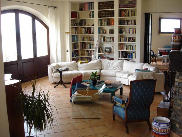 The interior of the living room area just above the guest room at the Villa Toscana Lodge