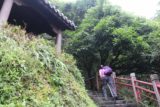 Wufengqi_Waterfall_080_11022016 - Mom walking up past a lookout shelter on the way up to the uppermost Wufengchi Waterfall