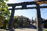 Yoshinoyama_031_04092023 - Looking up through the torii in Yoshino Town