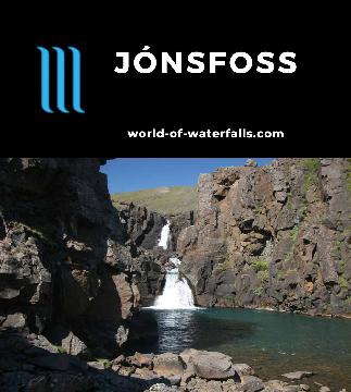 Jonsfoss is an obscure small waterfall that we noticed near the turnoff for the road heading up into the highlands towards controversial Kárahnjúkar Dam.